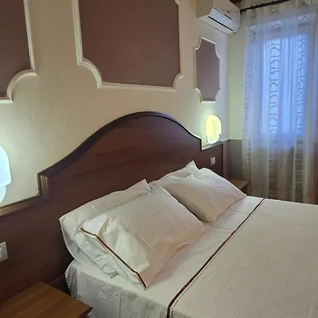 Cavour فندق فيرونا